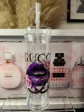 Fashion Tumbler with Purple Lips and Rose Graphic NWT ✨
